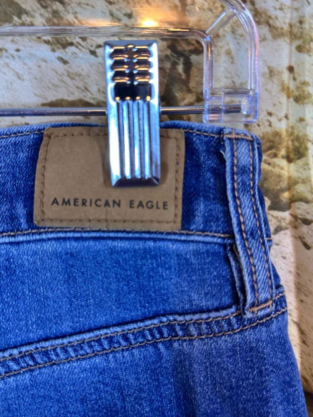 American Eagle Dreamy Drape Super High-Rise Baggy Wide Leg Distressed Jeans - Picture 5 of 8